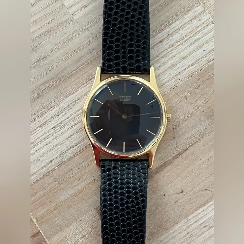Seiko Vintage Rare Men’s Watch Black Dial Black Leather Strap New Crystal